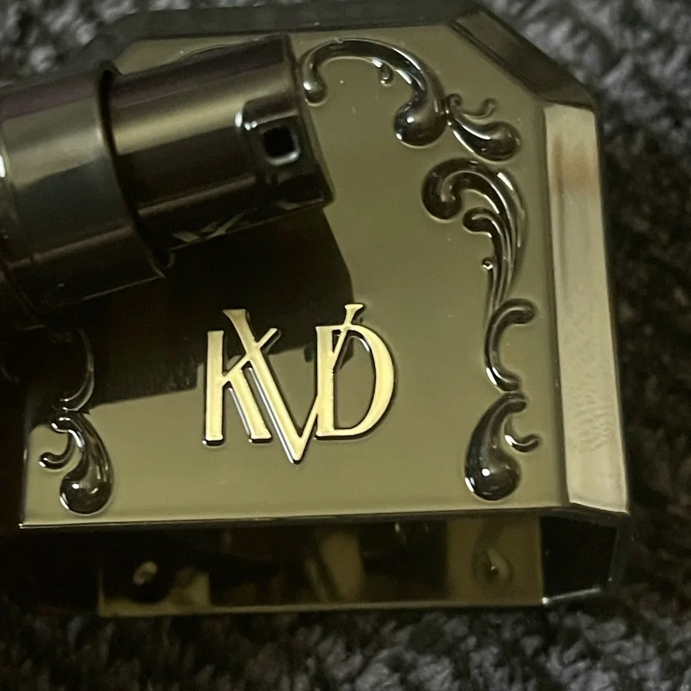 KVD Good Apple Tan 076 Full-Coverage Transfer-Proof Serum Foundation